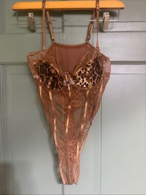 Leopard-Print Lace Bodysuit in Bronze with leopard wrap around cover